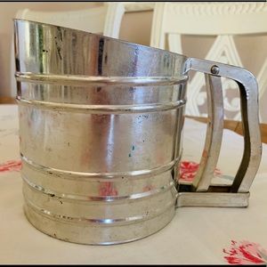 Vintage Foley sift-chine Triple Screen Flour Sift